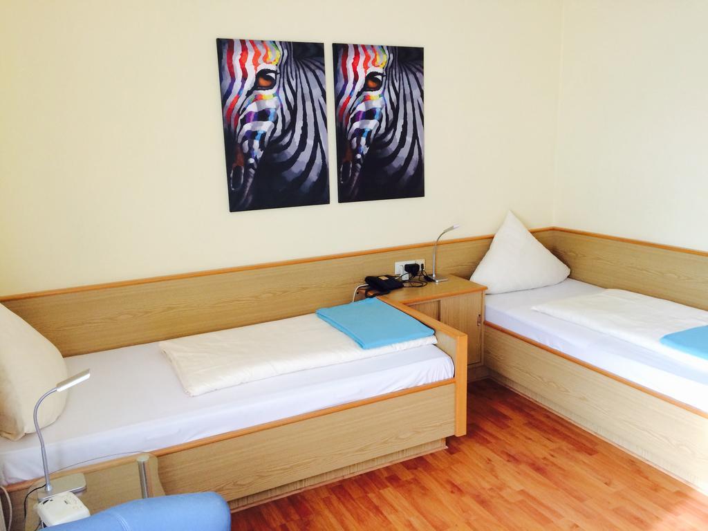 Hotel Garni am Goetheplatz Bad Münster am Stein-Ebernburg Kamer foto