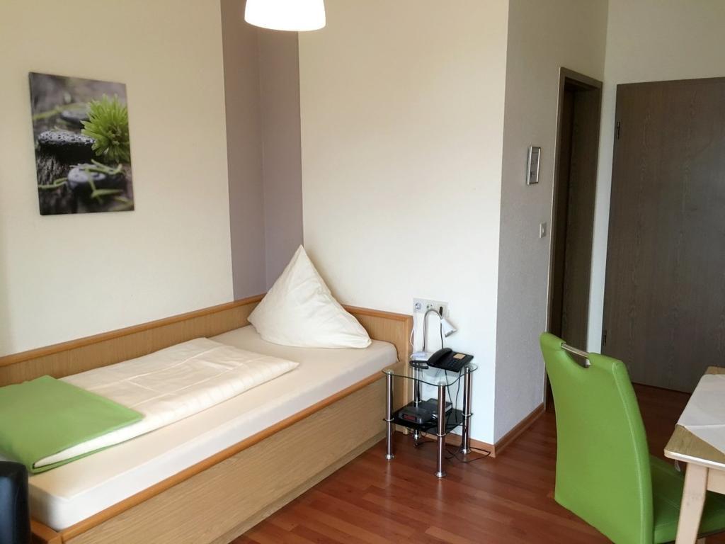 Hotel Garni am Goetheplatz Bad Münster am Stein-Ebernburg Buitenkant foto