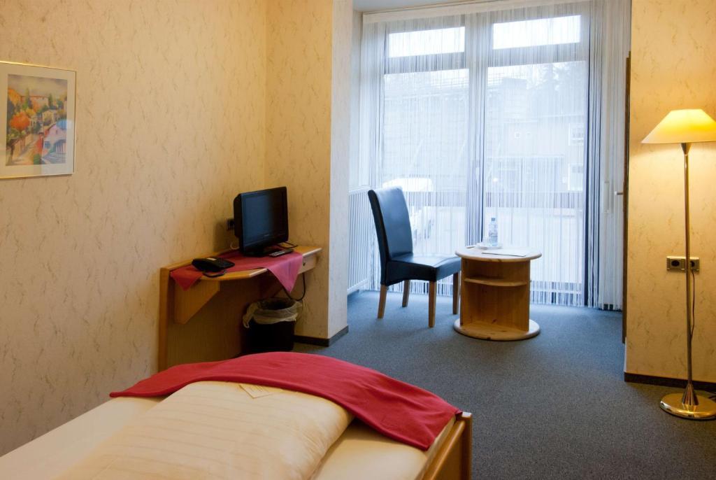 Hotel Garni am Goetheplatz Bad Münster am Stein-Ebernburg Kamer foto